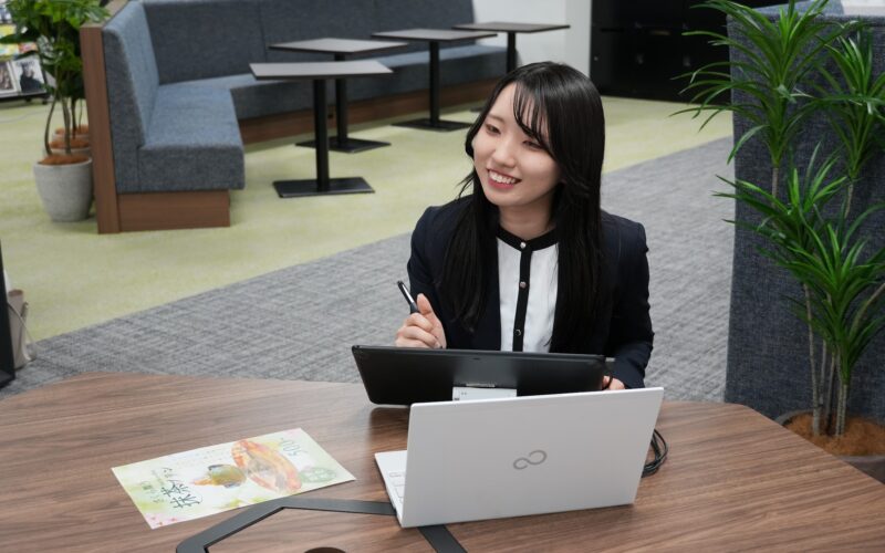 【新卒3年目】<br>1年目で“老舗純喫茶×アニメコラボ”を実現<br>―苦手も、好きも、どちらも伸ばせる環境とは―
