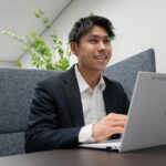 臆さず挑み、価値をつなぐ。<br>― 新卒3年目が語る<br>「若手が挑戦できる環境」のリアル ―