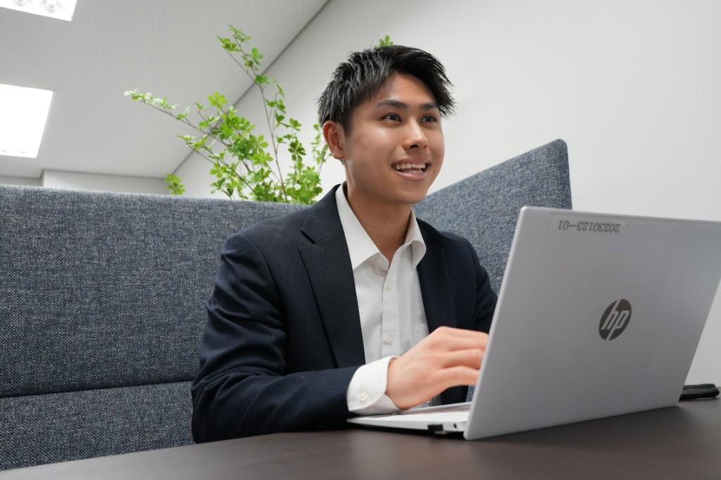 臆さず挑み、価値をつなぐ。― 新卒3年目が語る「若手が挑戦できる環境」のリアル ―